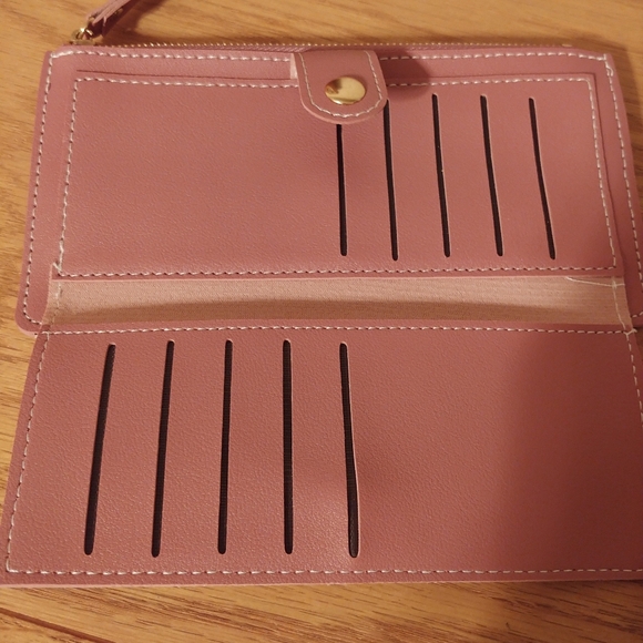 Generic Wallet - Picture 2 of 4